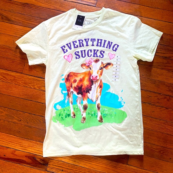 Iml Tops - Cow tshirt “Everything Sucks”